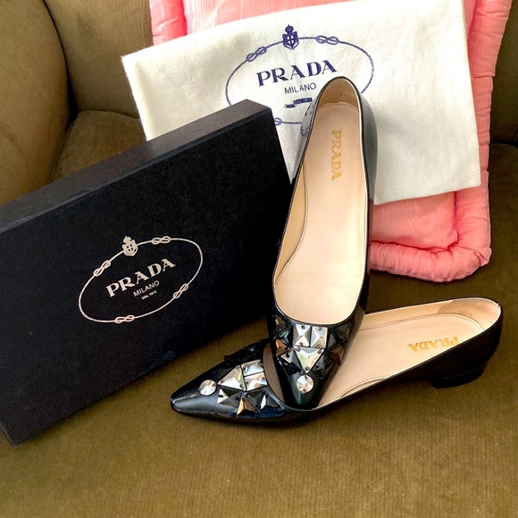 PRADA PATENT LEATHER FLAT SHOES - Picture 2 of 9